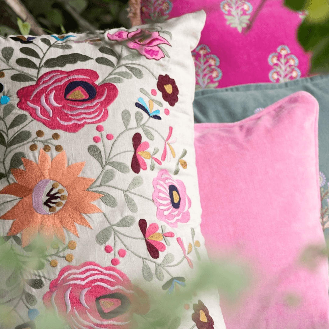 Katoenen sierkussen geborduurde bloemen – ecru – incl. vulling