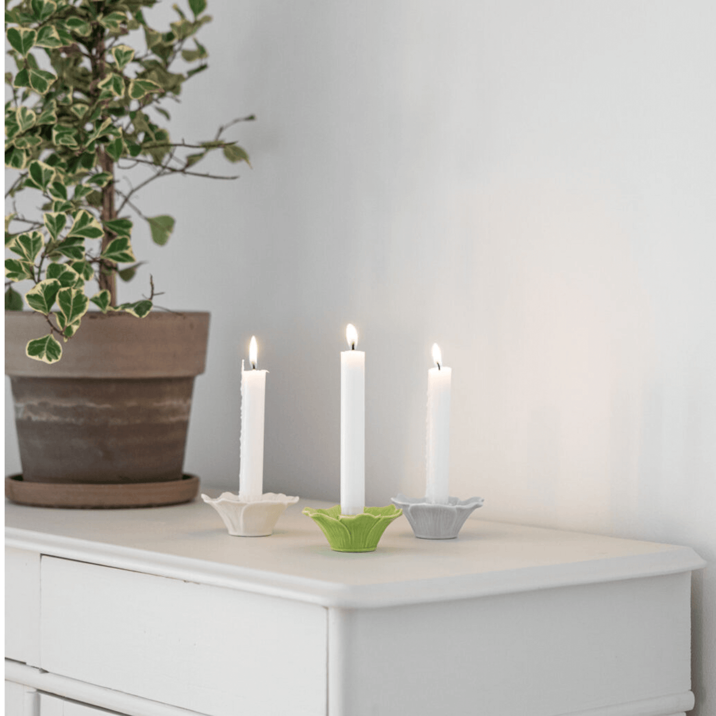 Blumenförmiger Keramik-Kerzenhalter – Ø 10 cm – Hellblau