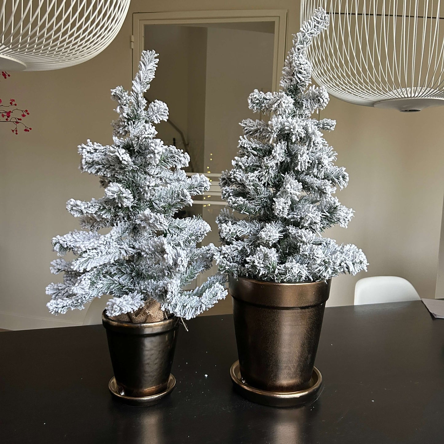 Kunst Kerstboom met Sneeuw – in twee maten – Stevige Voet met Jute