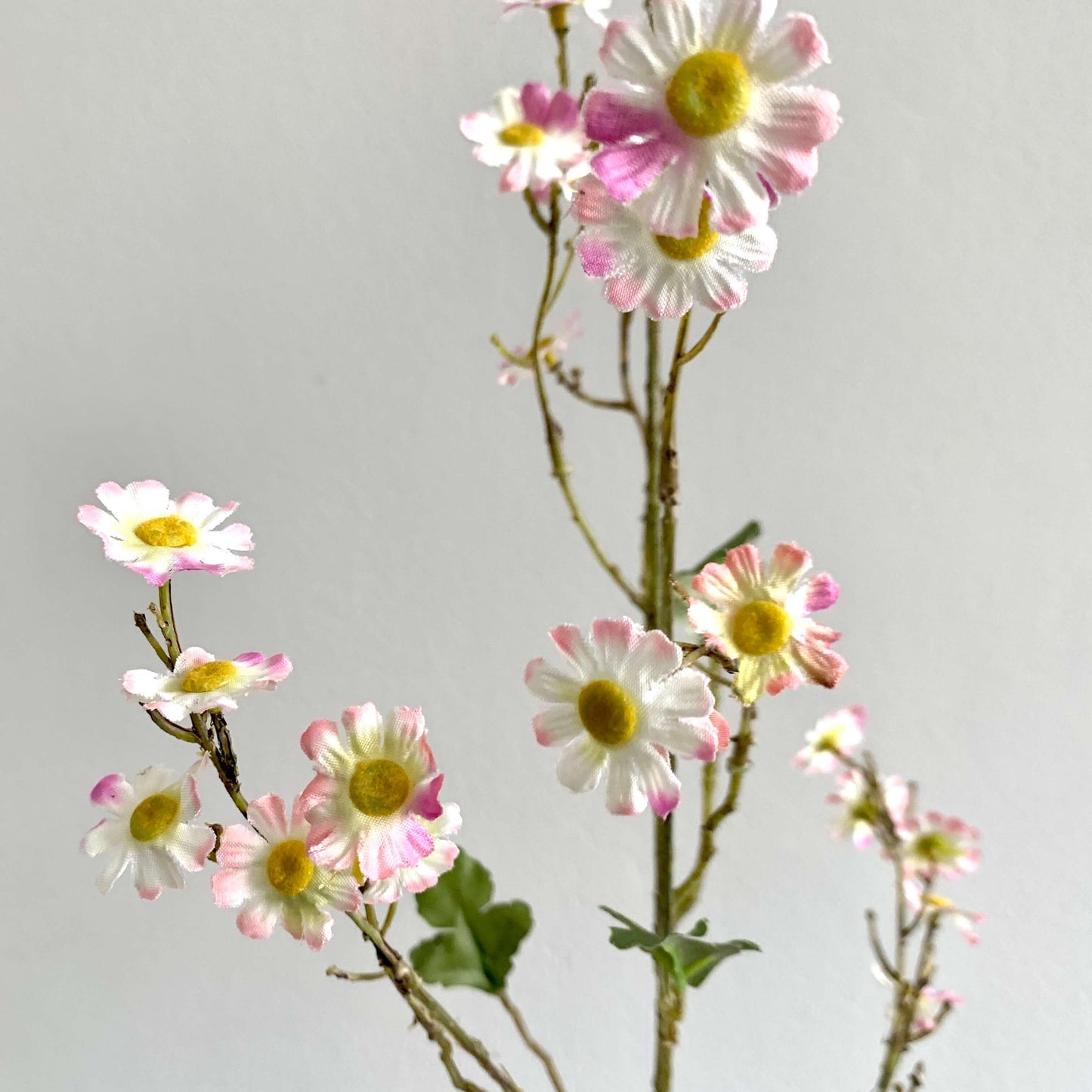 Zijden bloementak Bee Daisy