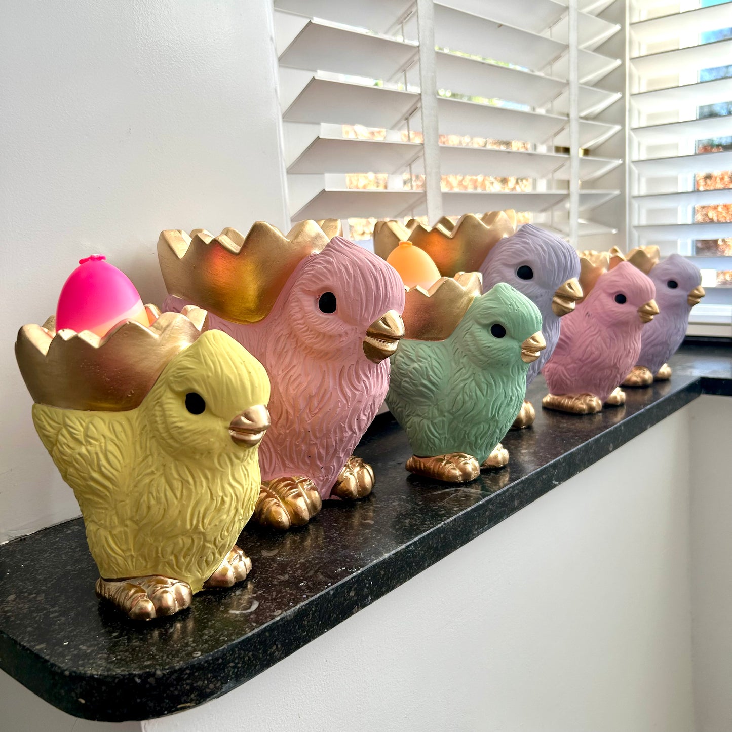 Kuiken met gouden mandje in twee maten- roze