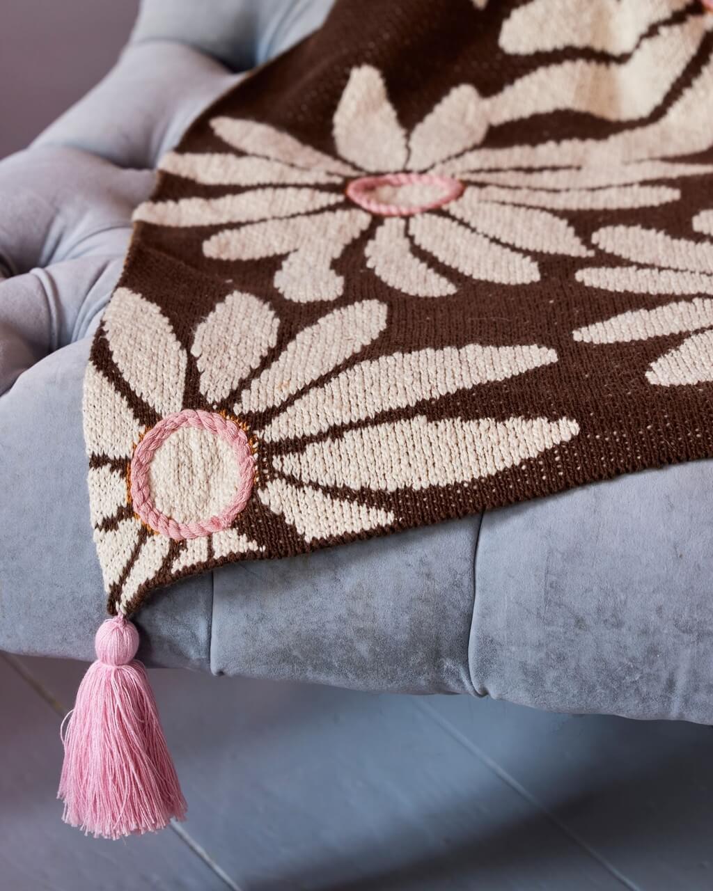 Zachte Katoenen Deken met Bloemenprint en Kwastjes – Bruin en Roze