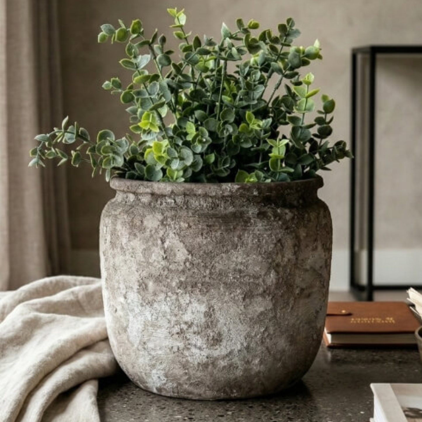 Kunst eucalyptus plant - in 2 maten – realistisch en onderhoudsvrij