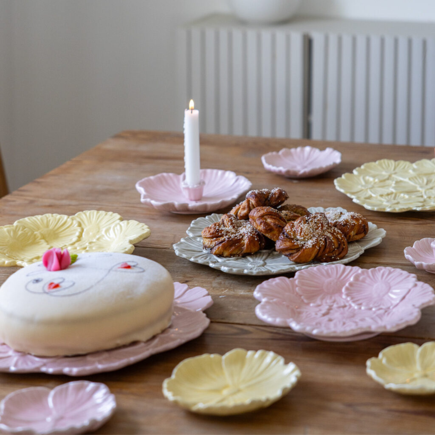 Bloem Keramieken Kandelaar – Ø 21 cm – Licht Roze